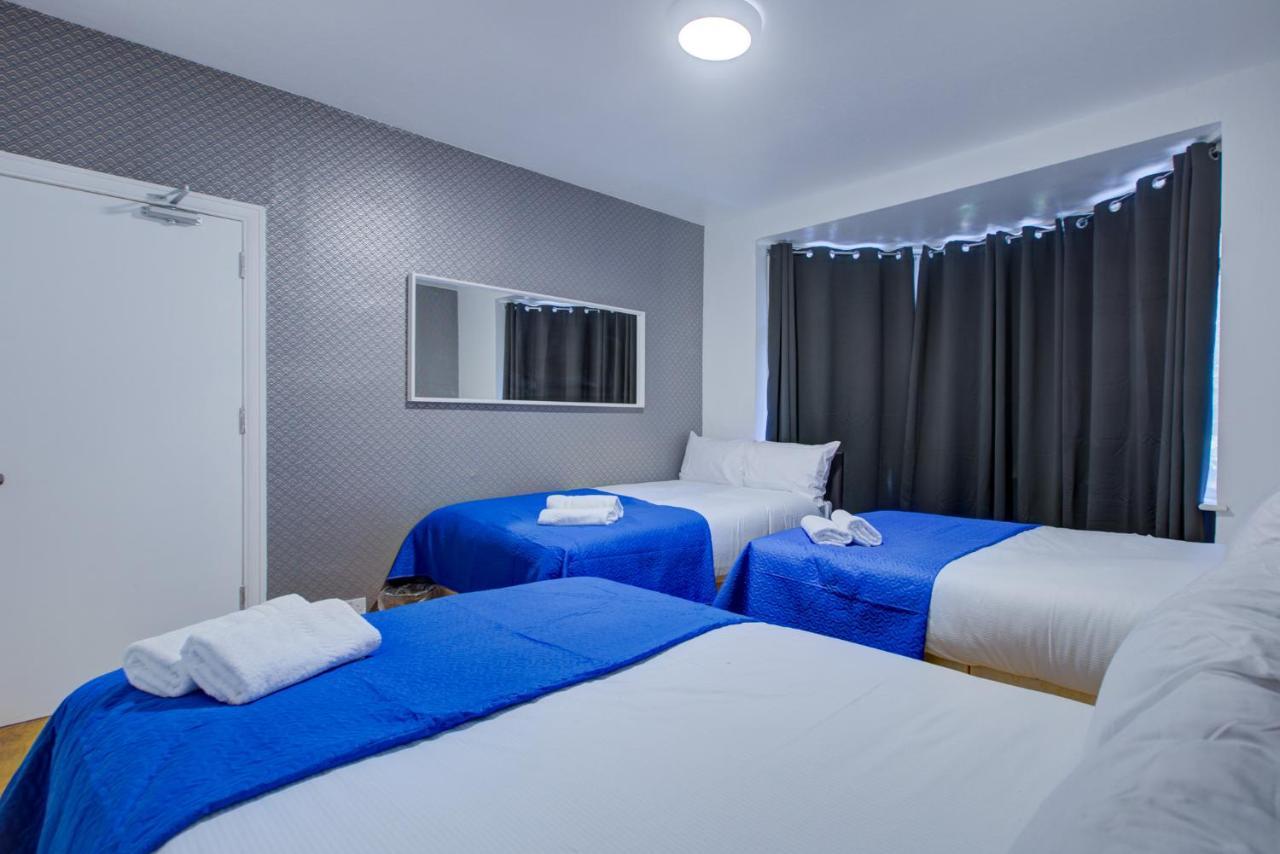 Twin Towerd Hotel London Exterior photo